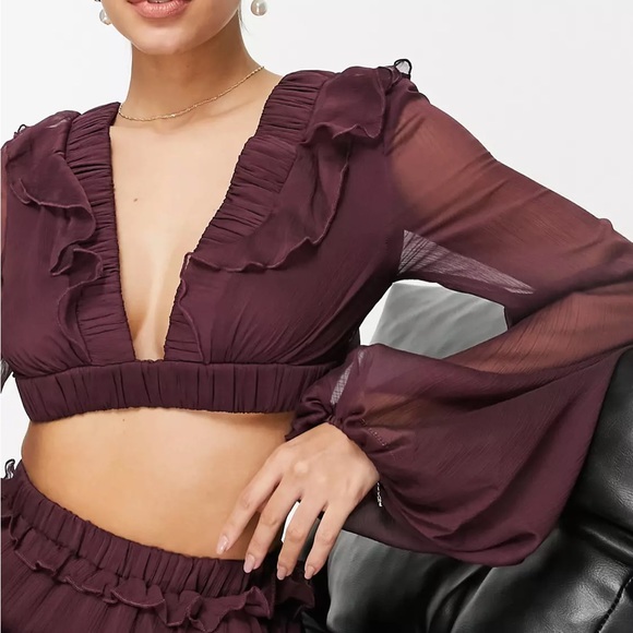 NEW chiffon crop top with elastic waist and lace up back in burgundy - Picture 6 of 9